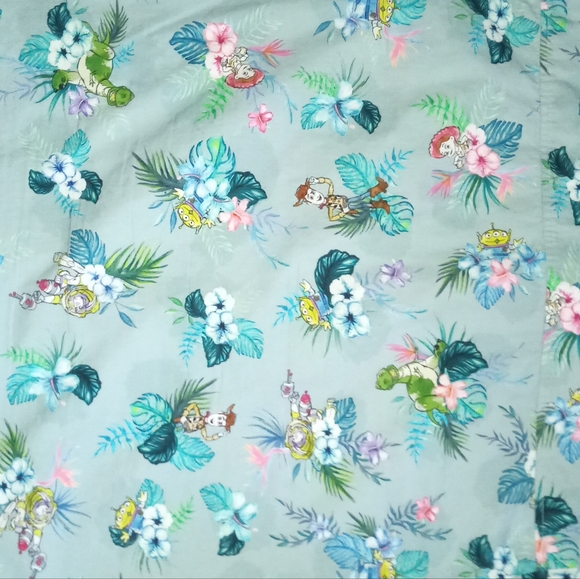 Disney Pixar Toy Story Shirt Mens XL Blue Hawaiian Short Sleeve Woody Buzz - Picture 6 of 6